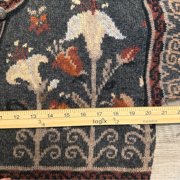 Icelandic Design wool floral tapestry cardigan coat gray multi size SMALL - Picture 12 of 12